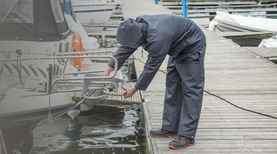 Why choose water damage restoration service for emergency flood repair in Newark